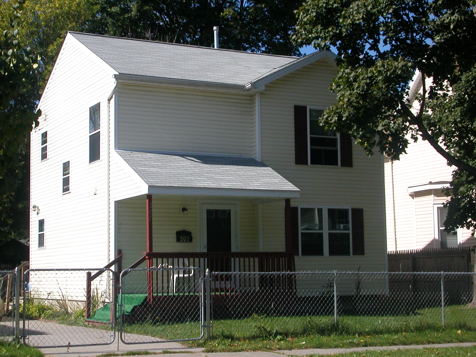 Photo of house built at 207 Fulton Street